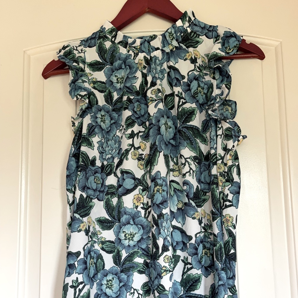 Ruffle sleeve floral LOFT blouse